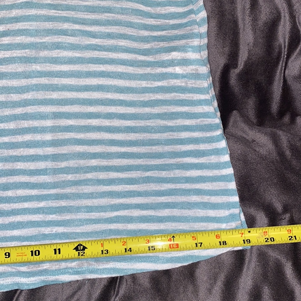 🎱Blue and white sheer top! - Picture 3 of 7
